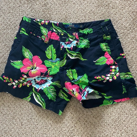 Navy and floral chino shorts - Picture 2 of 3